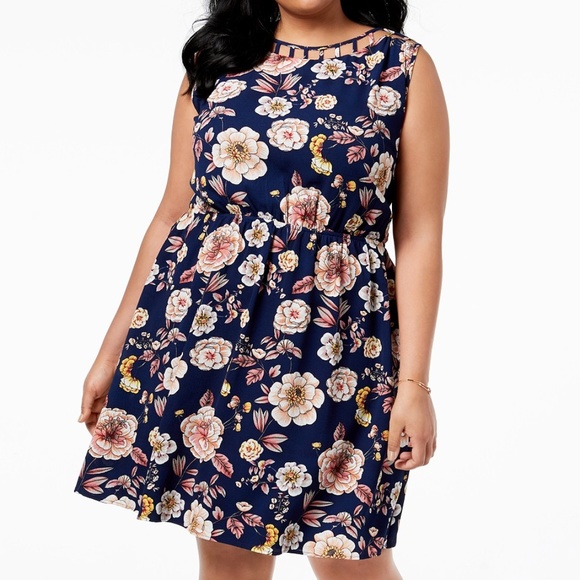 Monteau Dresses & Skirts - NWT Monteau Trendy Navy Floral Dress 2X
